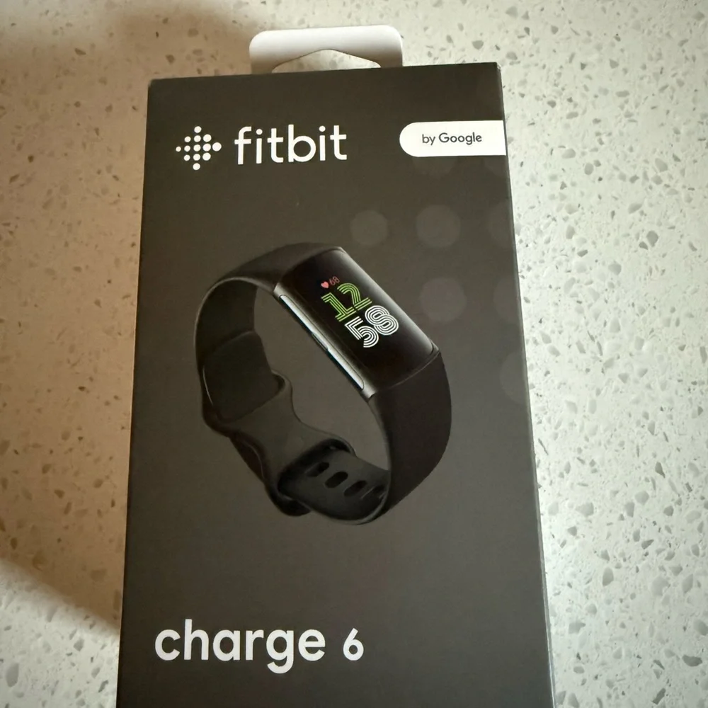 fitbit Charge 6 Smart Fitness Band - Black - Picture 1 of 3